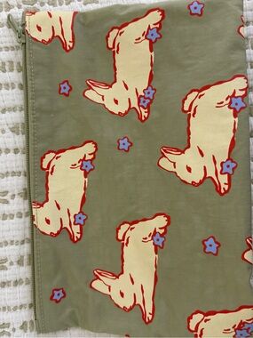 BAGGU bunny medium go pouch